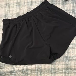 Lululemon hotty hot short size 8 in black